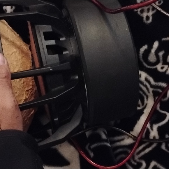 Digital designs 2400 RMP when hooked up 2 amps 12 V 10 inch red & black - Picture 10 of 11